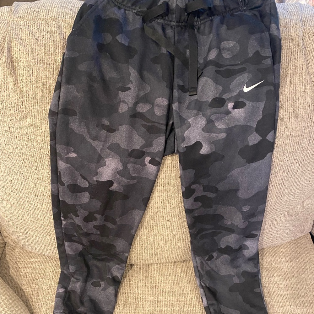 Women’s Nike dry fit joggers